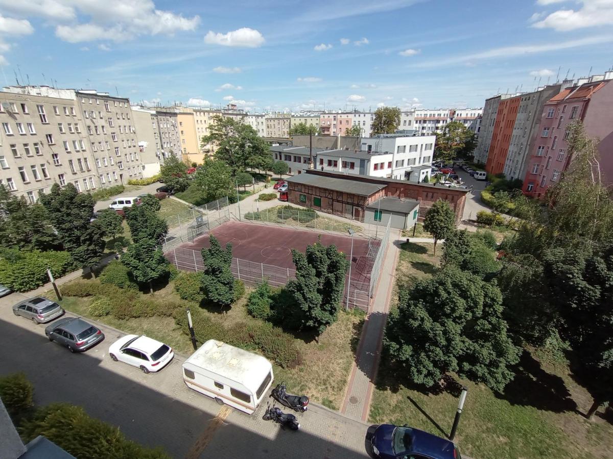 Apartament Venge -Cale Mieszkanie 46M2 Na Wylacznosc - Z Jedna Sypialnia I Jednym Sypialno-Salonem -3 Pietro Bez Windy- Rezerwacja Bez Karty Kredytowej-Klimatyzacja-Netflix-2 Lozeczka Dzieciece- Bezplatny Parking Publiczny 弗罗茨瓦夫 外观 照片
