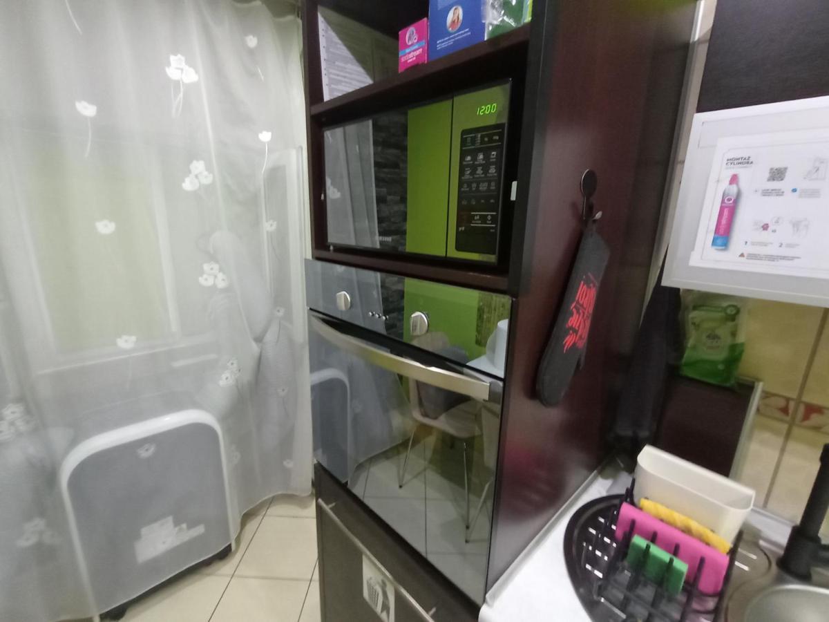 Apartament Venge -Cale Mieszkanie 46M2 Na Wylacznosc - Z Jedna Sypialnia I Jednym Sypialno-Salonem -3 Pietro Bez Windy- Rezerwacja Bez Karty Kredytowej-Klimatyzacja-Netflix-2 Lozeczka Dzieciece- Bezplatny Parking Publiczny 弗罗茨瓦夫 外观 照片
