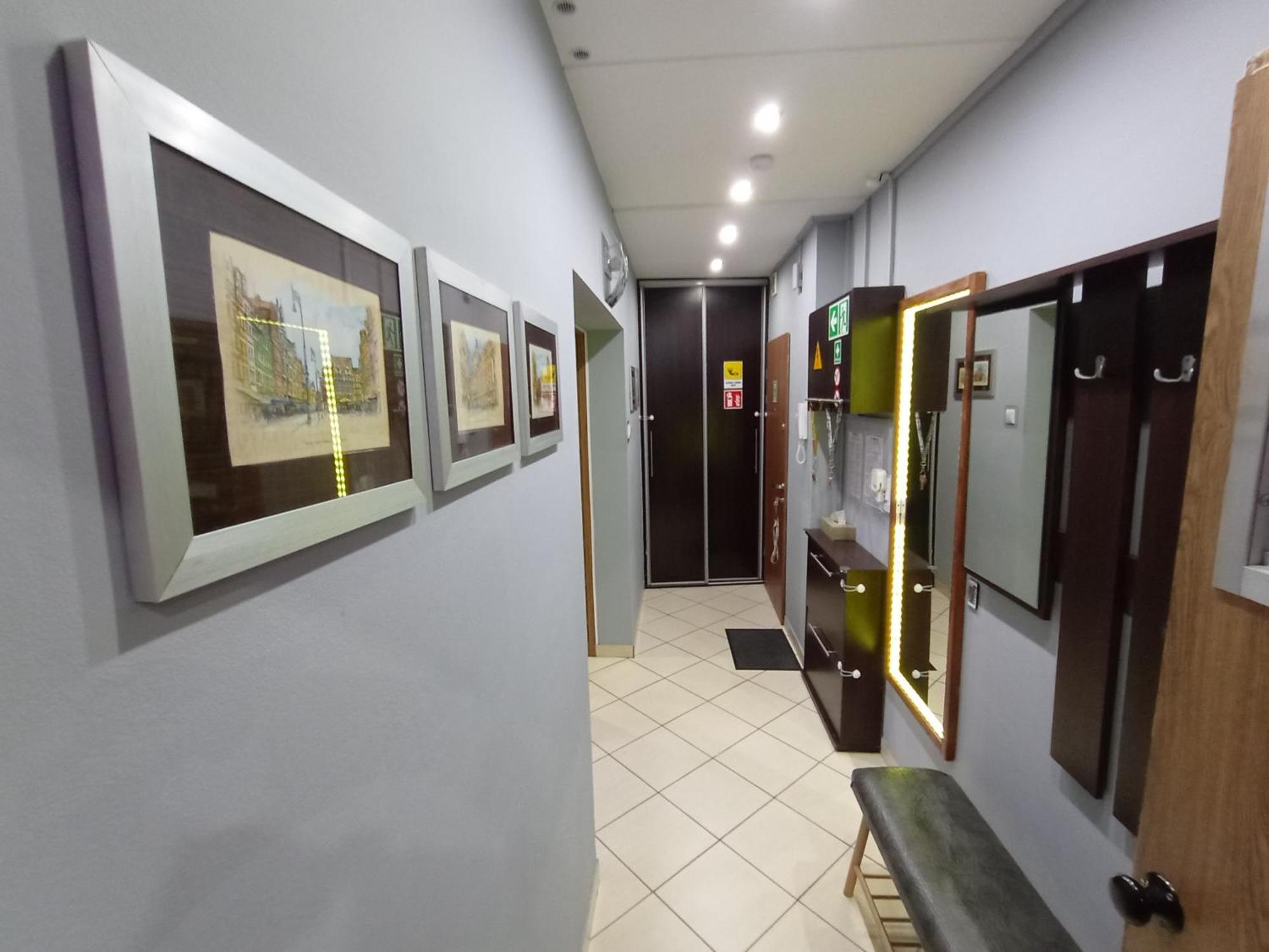 Apartament Venge -Cale Mieszkanie 46M2 Na Wylacznosc - Z Jedna Sypialnia I Jednym Sypialno-Salonem -3 Pietro Bez Windy- Rezerwacja Bez Karty Kredytowej-Klimatyzacja-Netflix-2 Lozeczka Dzieciece- Bezplatny Parking Publiczny 弗罗茨瓦夫 外观 照片