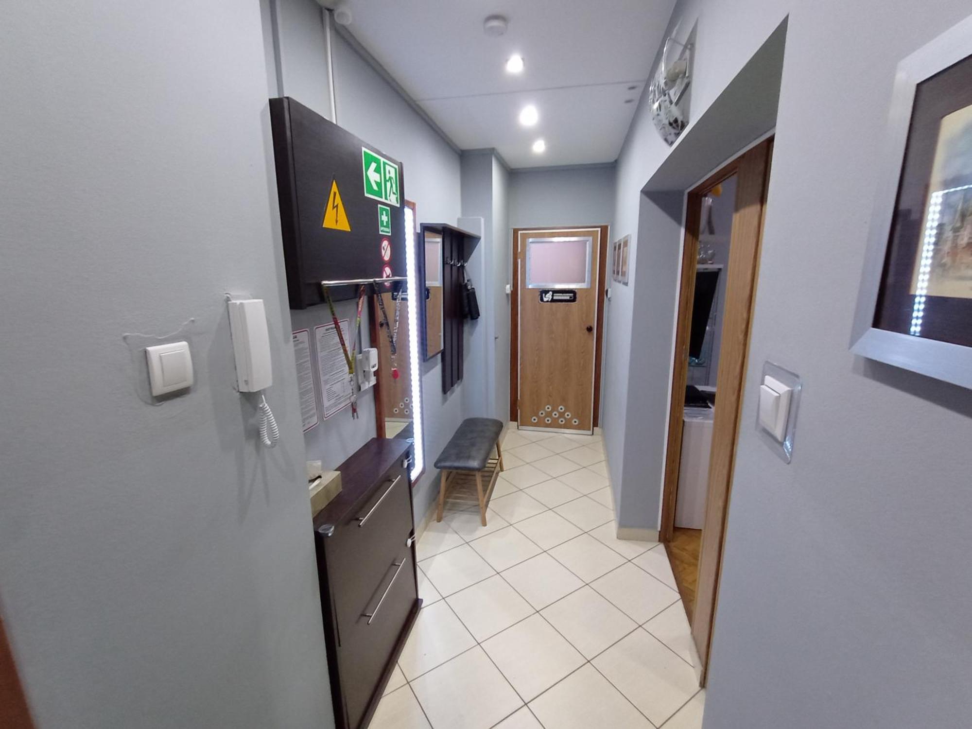 Apartament Venge -Cale Mieszkanie 46M2 Na Wylacznosc - Z Jedna Sypialnia I Jednym Sypialno-Salonem -3 Pietro Bez Windy- Rezerwacja Bez Karty Kredytowej-Klimatyzacja-Netflix-2 Lozeczka Dzieciece- Bezplatny Parking Publiczny 弗罗茨瓦夫 外观 照片